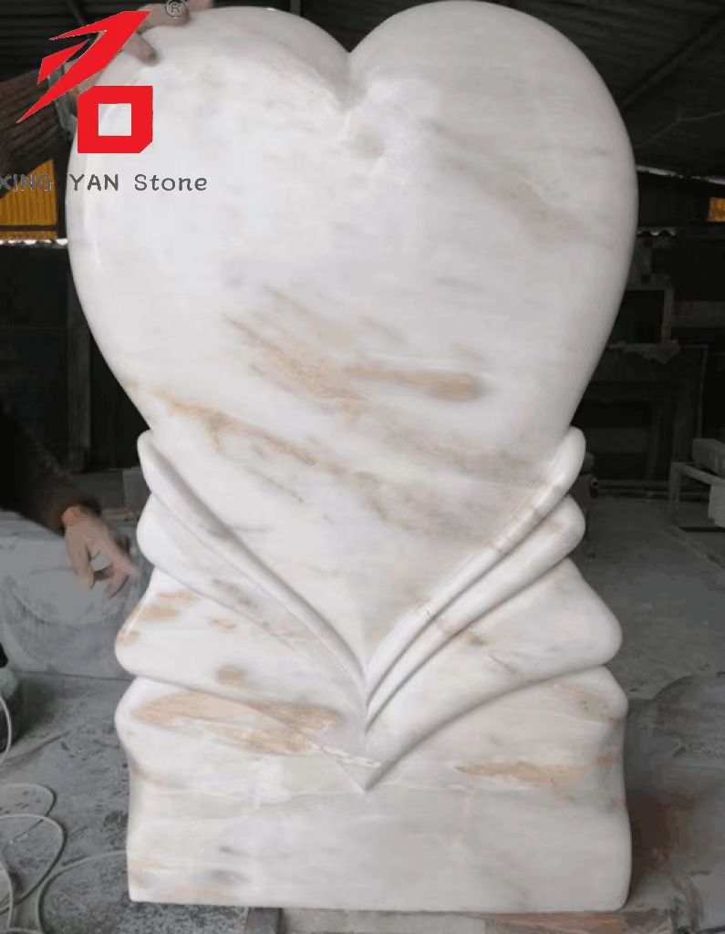 中国Xingyanハート型アートストーン彫刻墓石