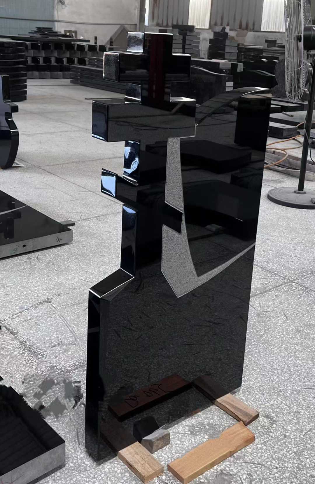 Xingyan 創造的な幾何学的な黒い墓石